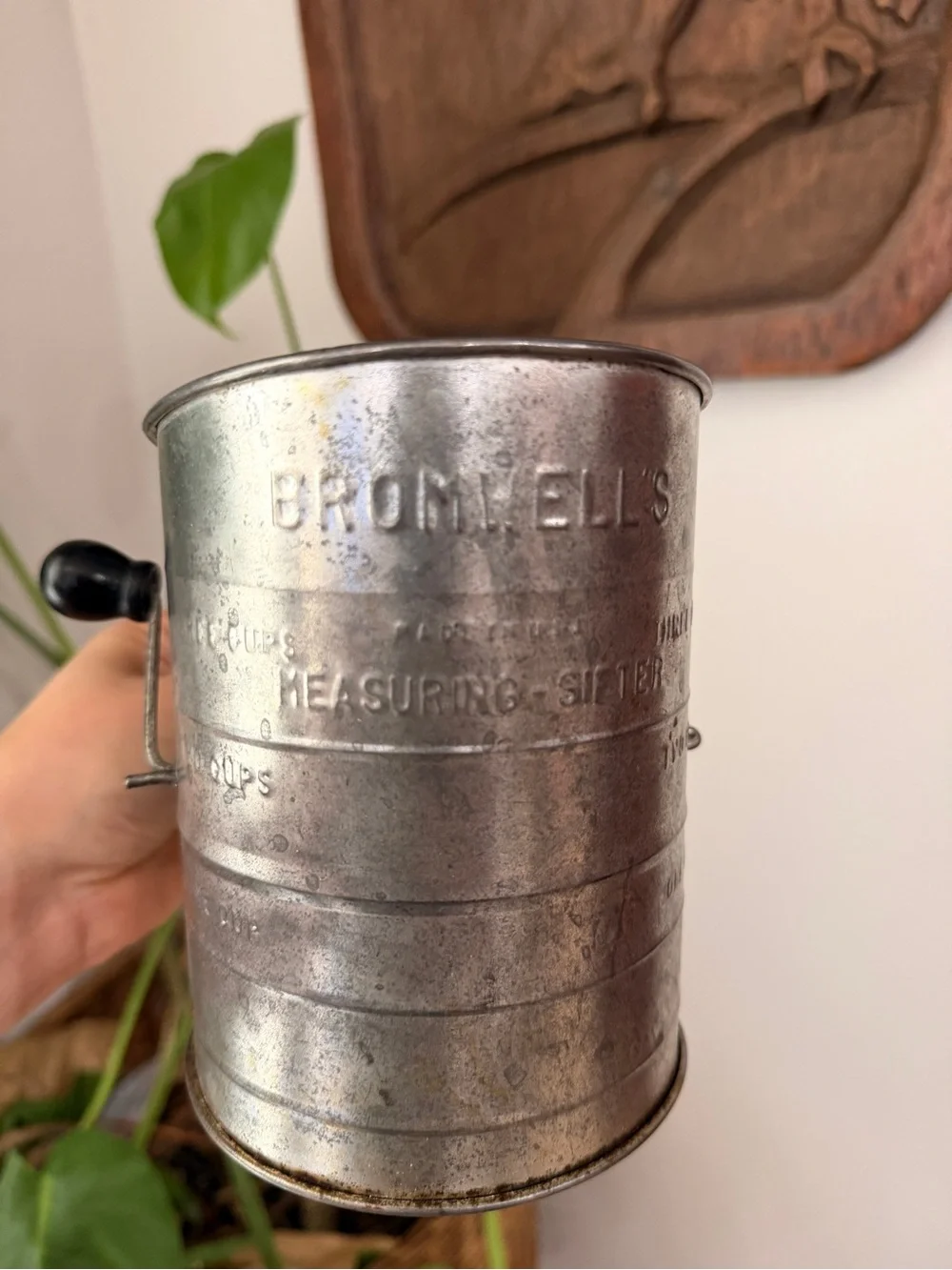 Vintage Bromwell’s 5 Cup Metal Flour Sifter Hand Crank Farmhouse Kitchen